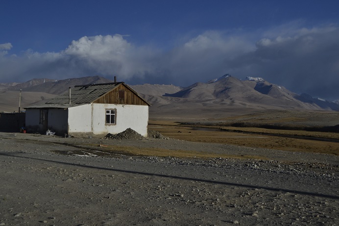 tajikistan-alichur-village-pamir